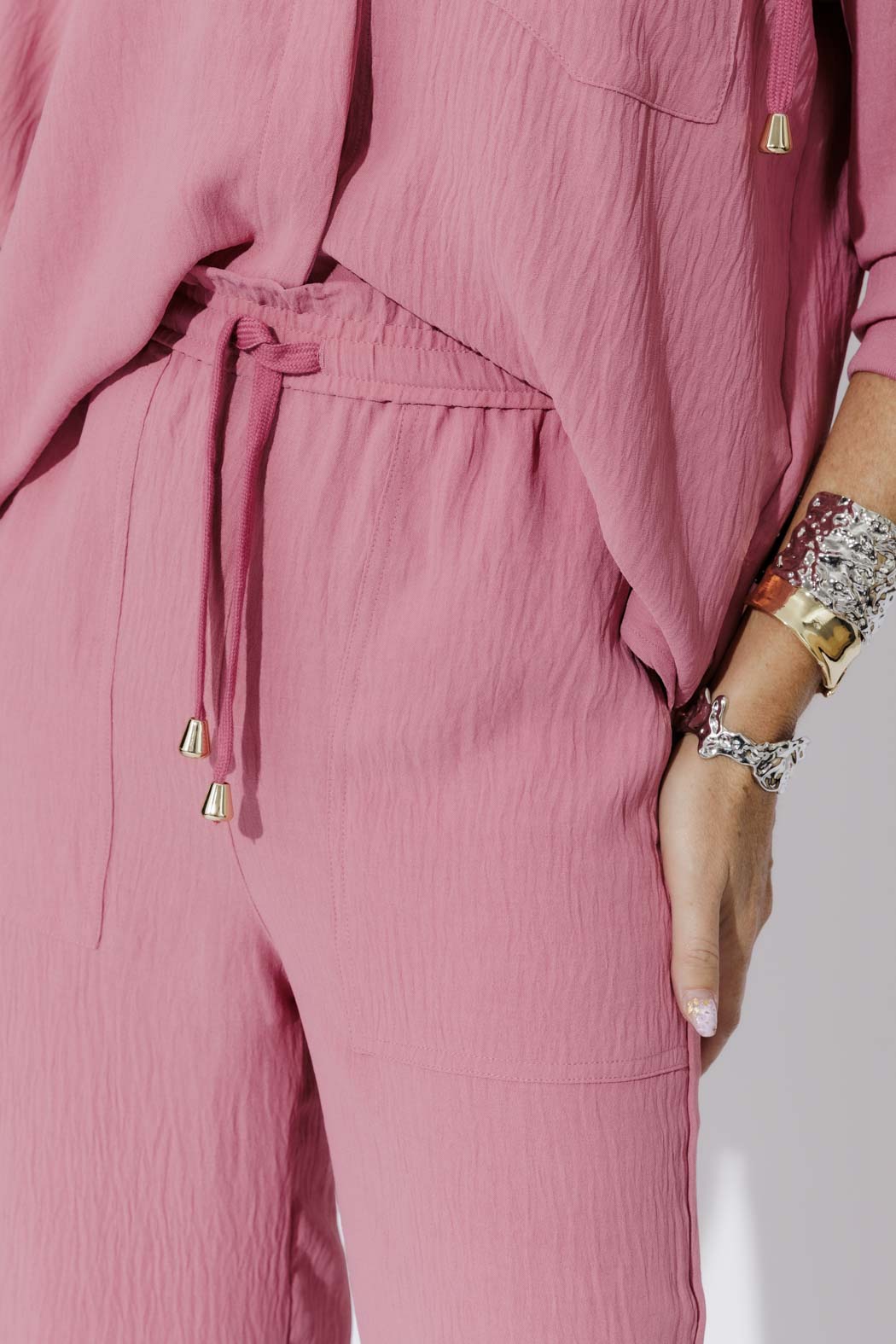 Rose Ripple Pocket Pant