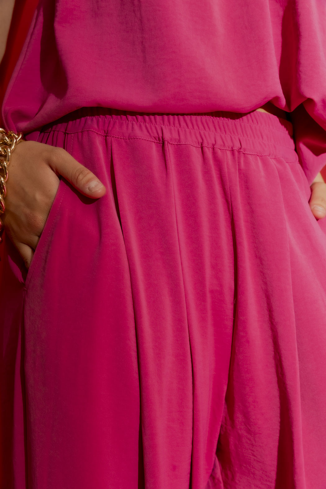 Strawberry Pull On Pleat Pant