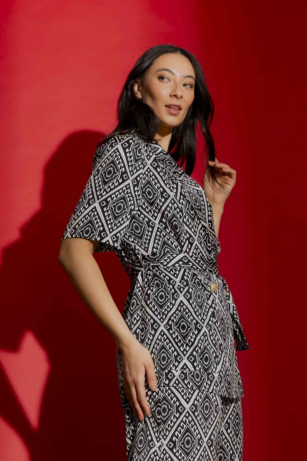 Black/White Silky Resort Trench