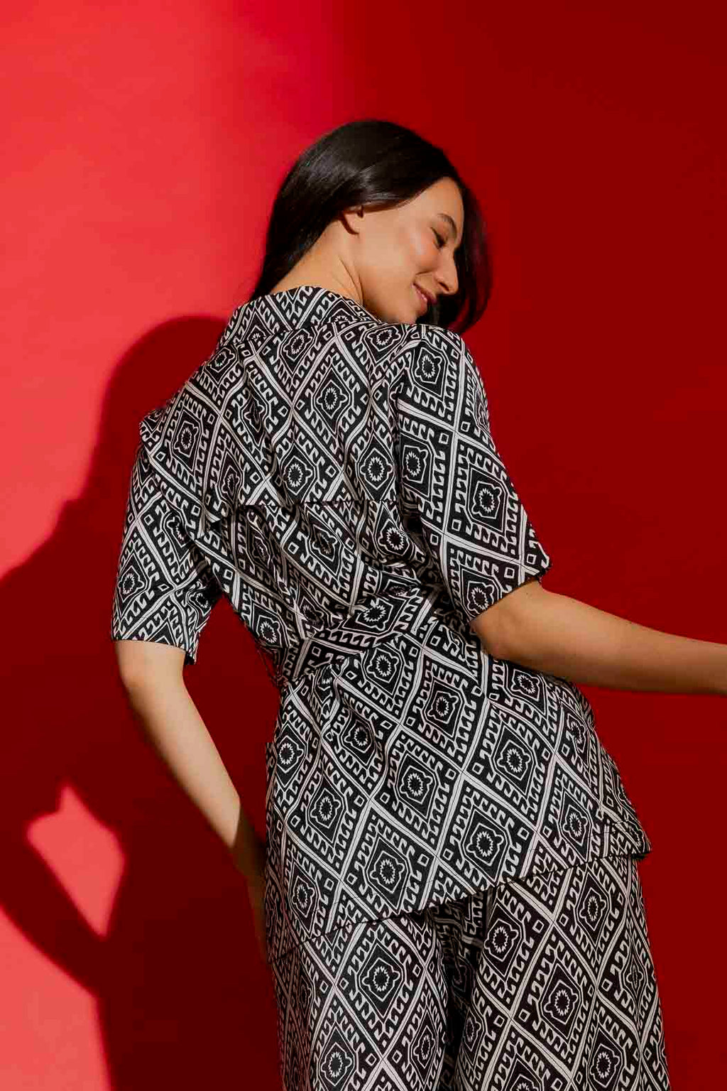 Black/White Silky Resort Trench