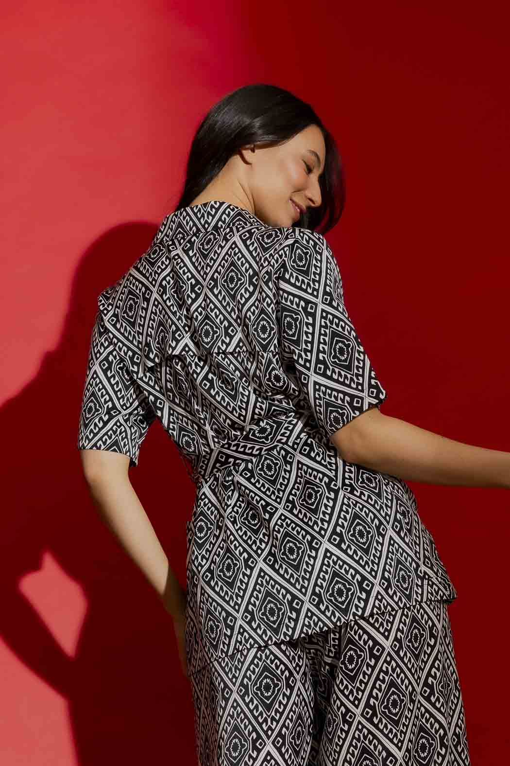 Black/White Silky Resort Trench