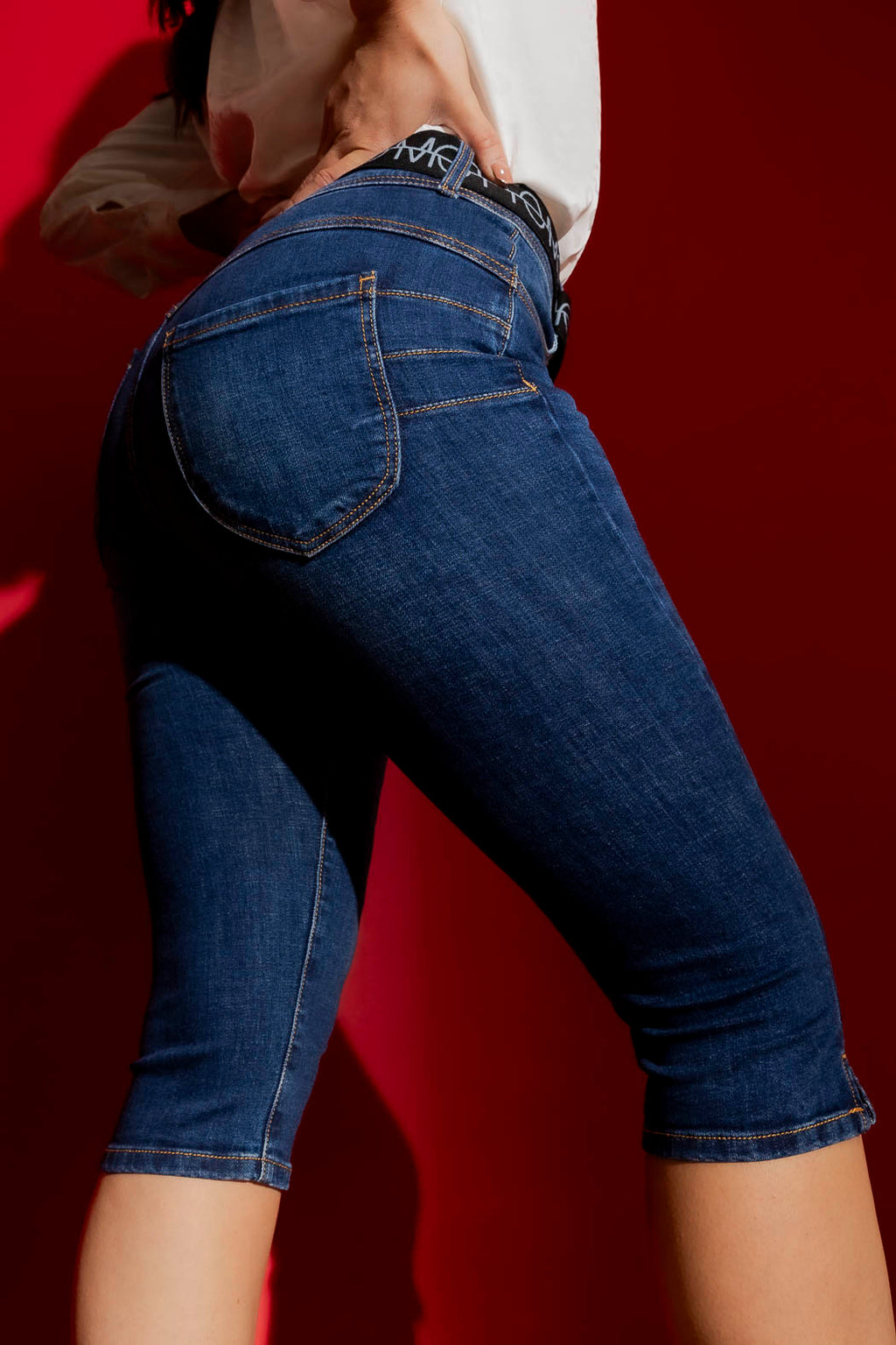 Mid Denim Miracle Capri Jean Mid Denim