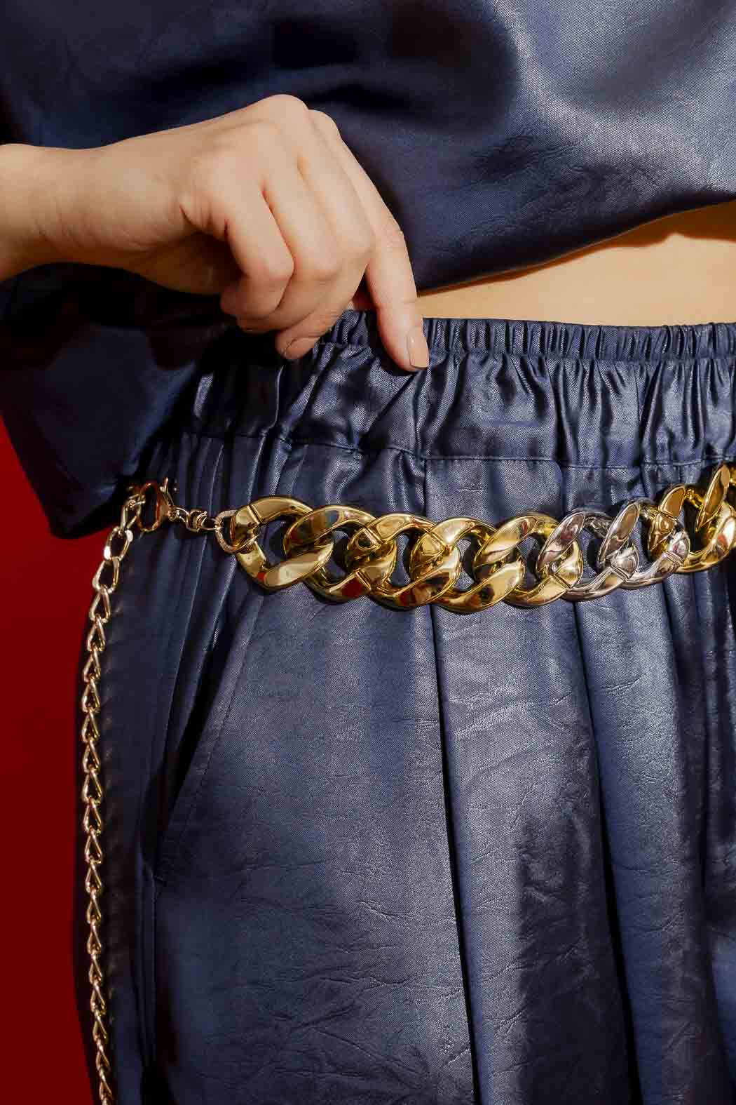 Navy Embossed Pleat Pant