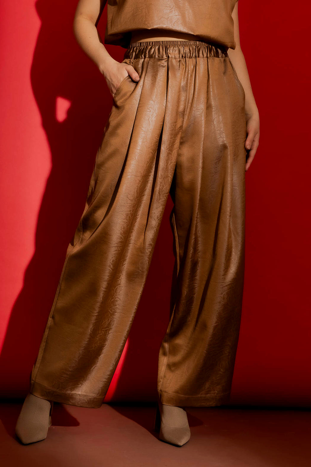Chocolate Embossed Pleat Pant