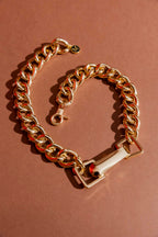 Gold Large Clasp Necklace Gold O/S