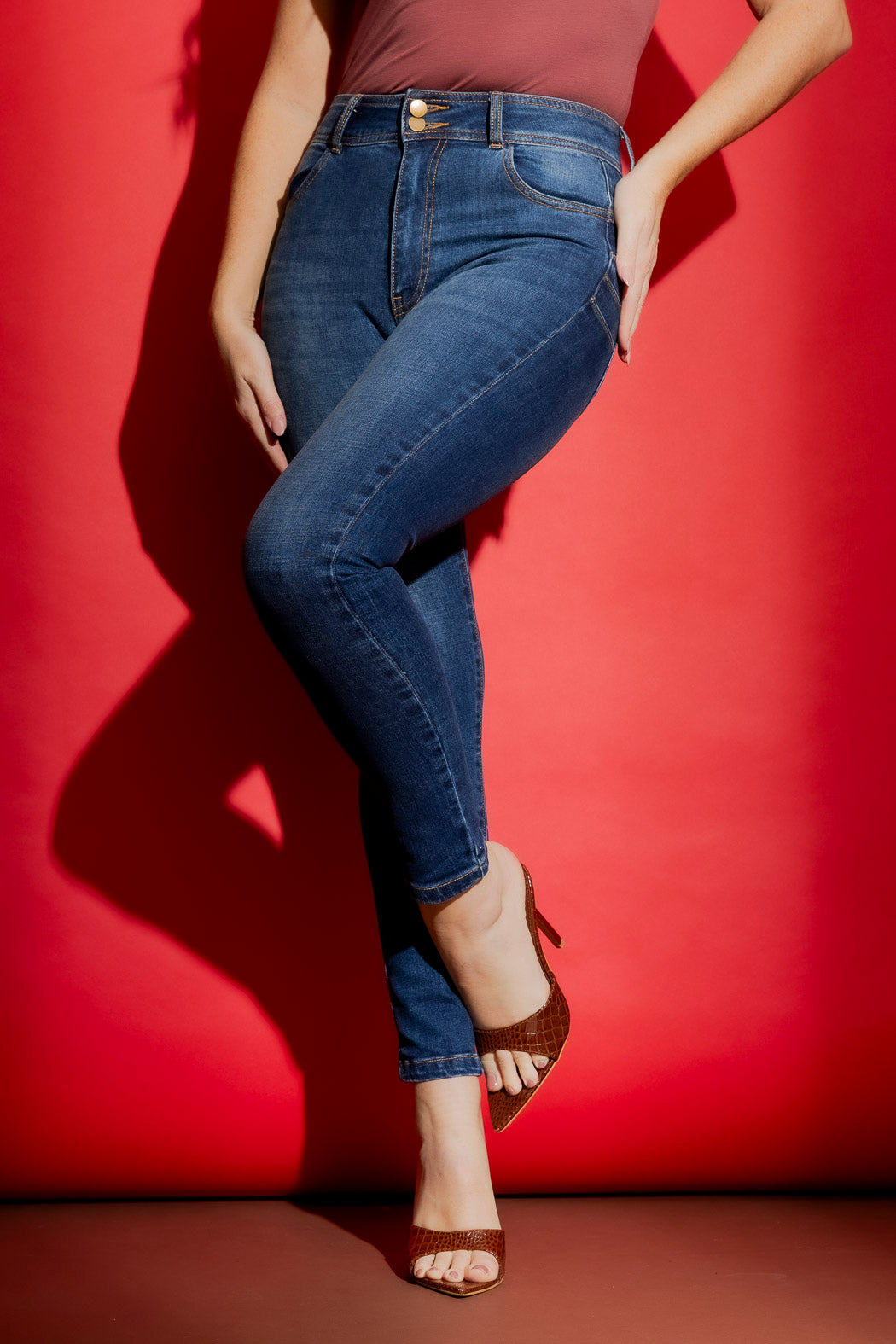 Mid Denim Miracle Jean