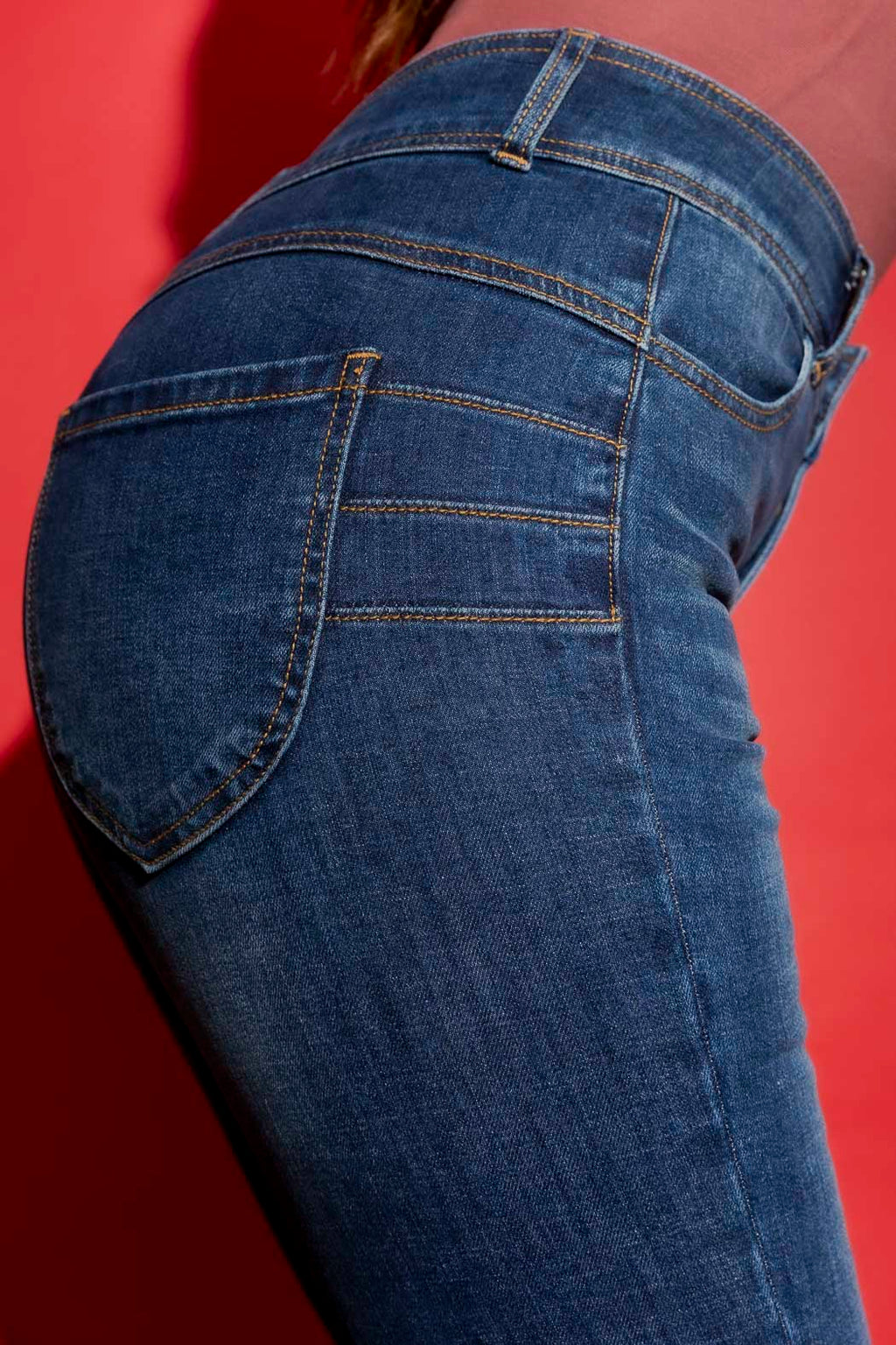 Mid Denim Miracle Jean