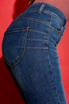 Mid Denim Miracle Jean