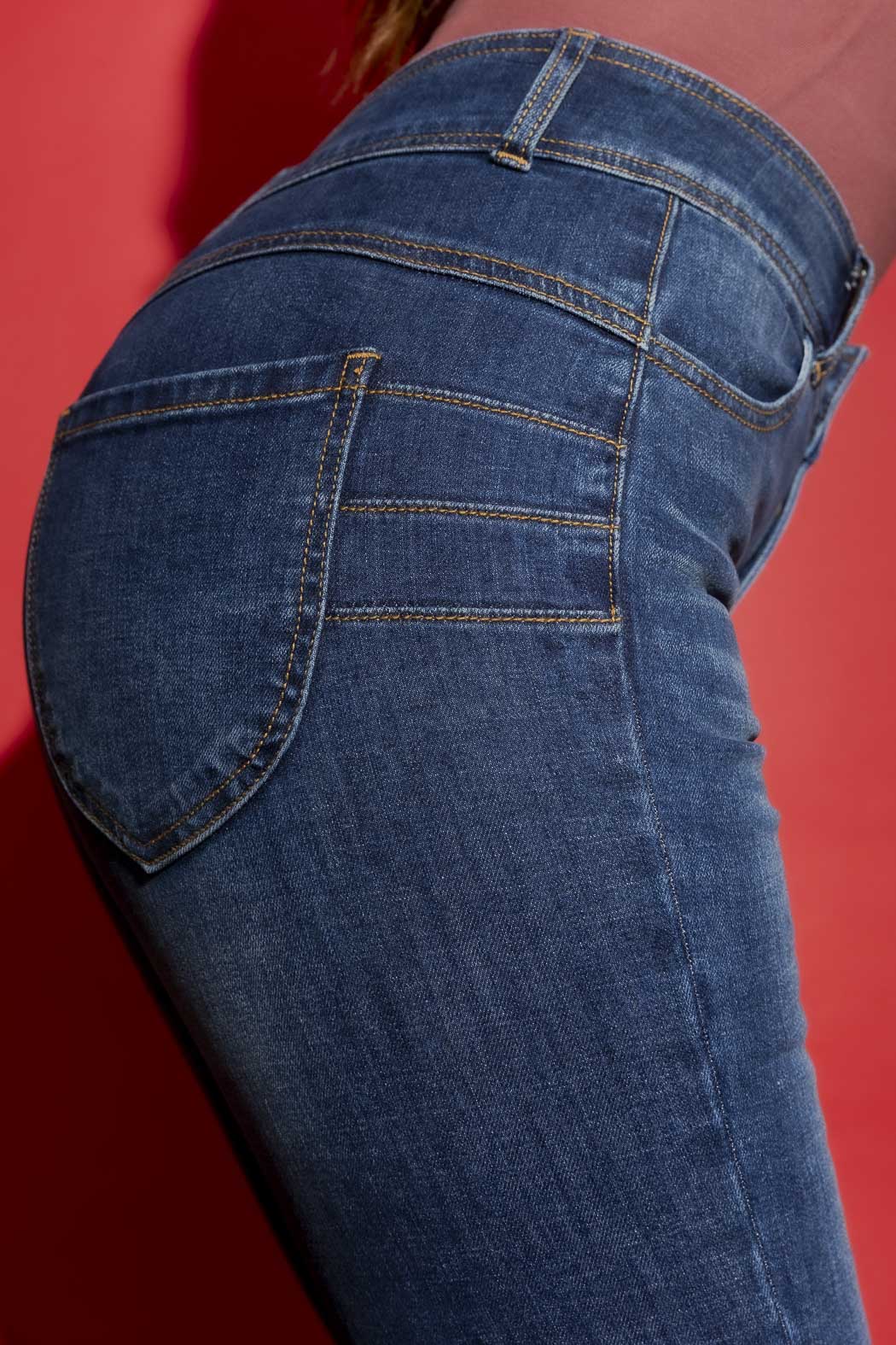 Mid Denim Miracle Jean