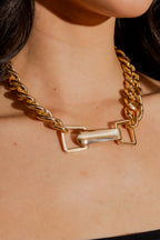 Gold Large Clasp Necklace Gold O/S