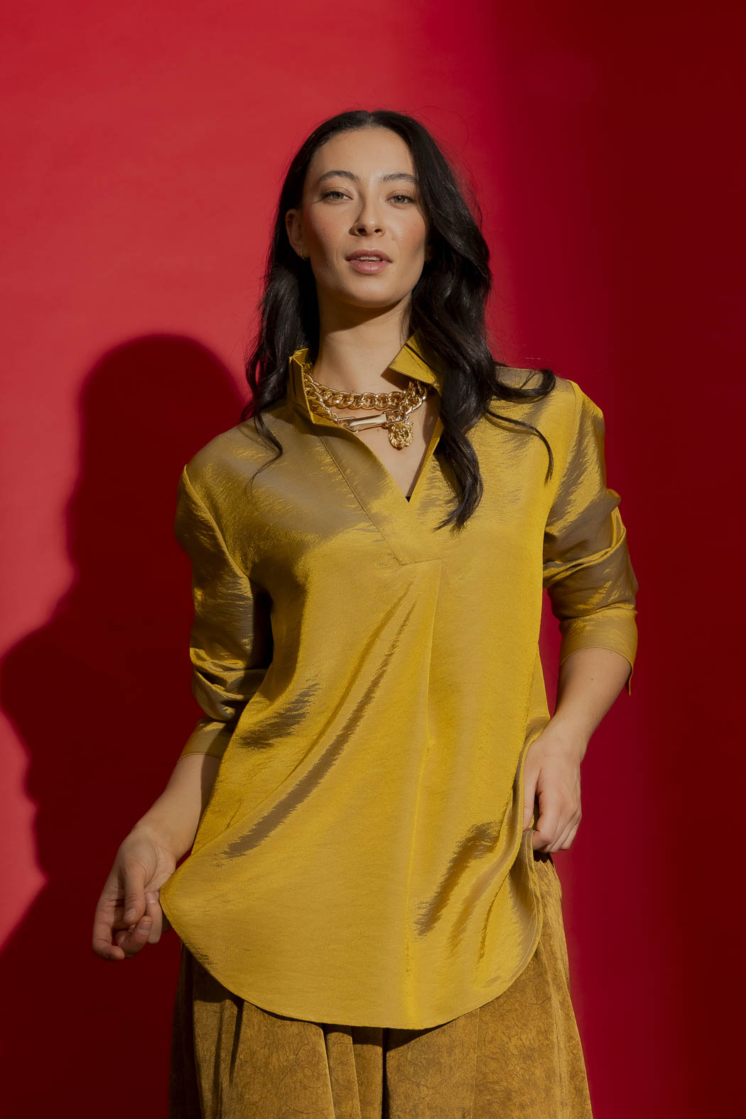 Gold Shot Pleat Collar Blogger Shirt