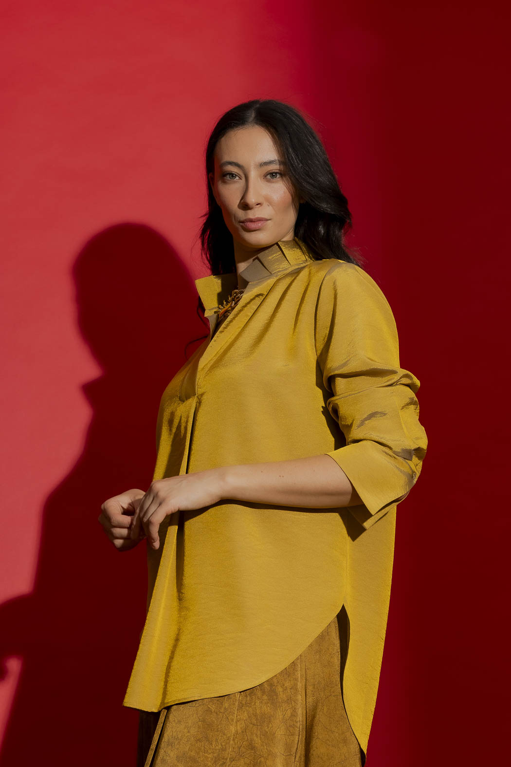 Gold Shot Pleat Collar Blogger Shirt