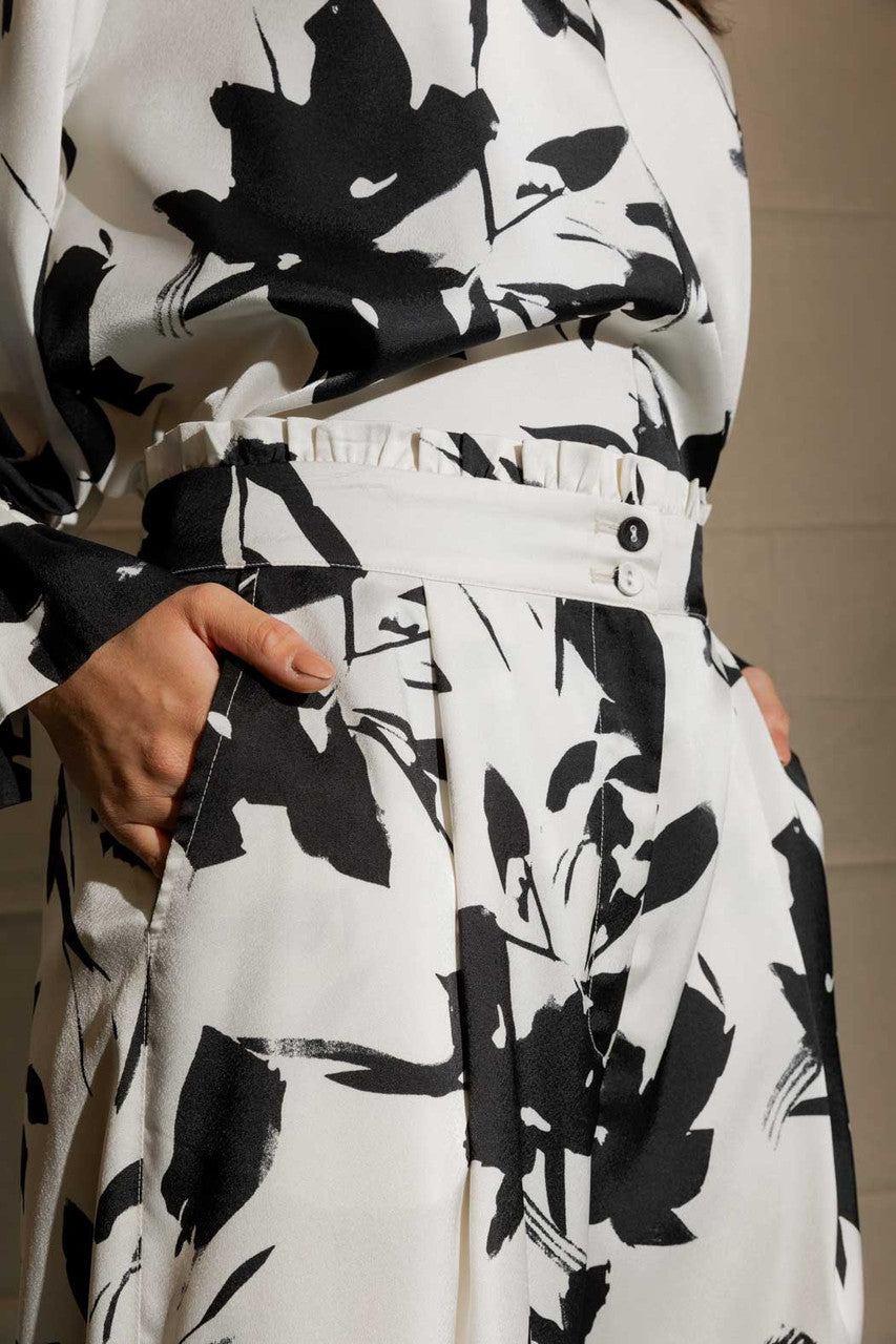 Black/white Silky Button Hem Pant