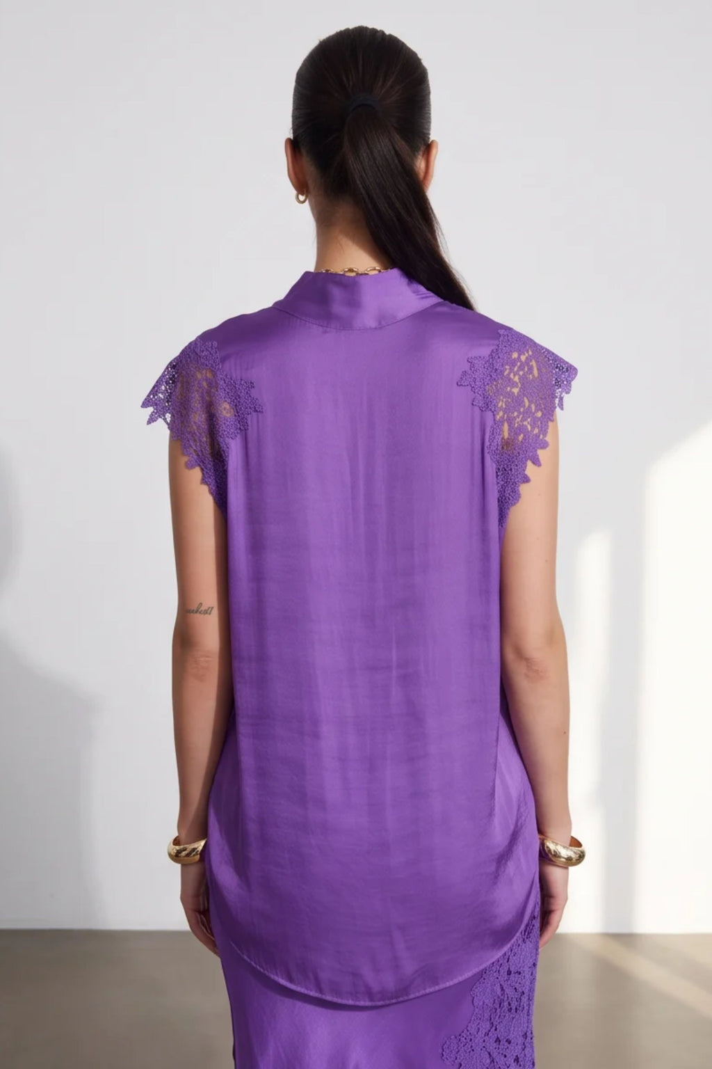 Purple Glow Madrid Blogger Shirt