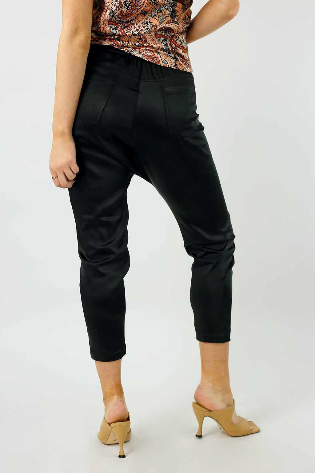 Black Satin Droppie - NT