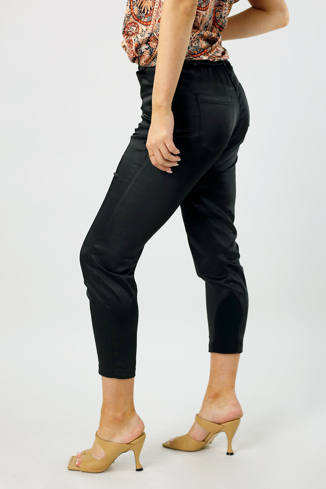 Black Satin Droppie - NT