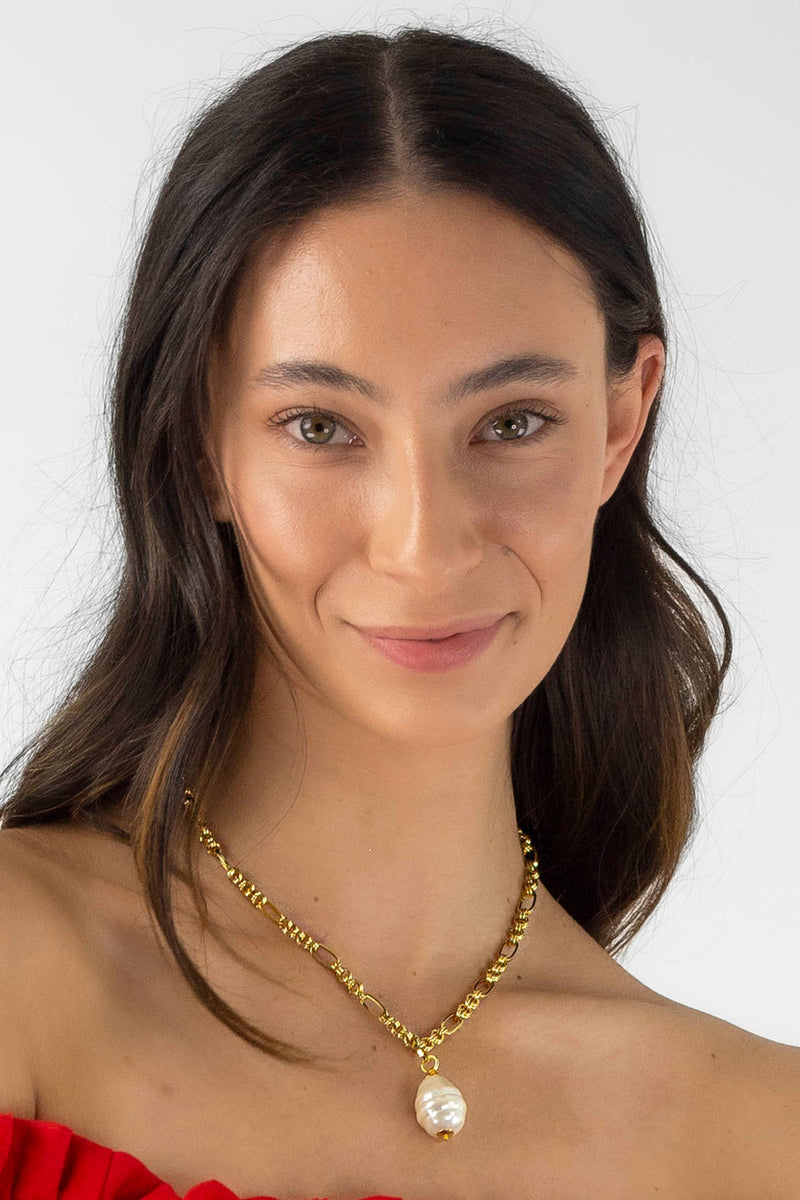 Gold Necklace with Spanish Pearl