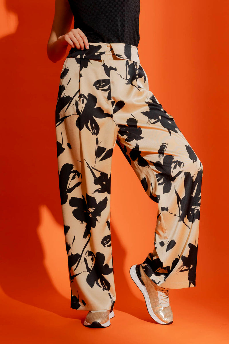 Beige / Black Paperbag Pants